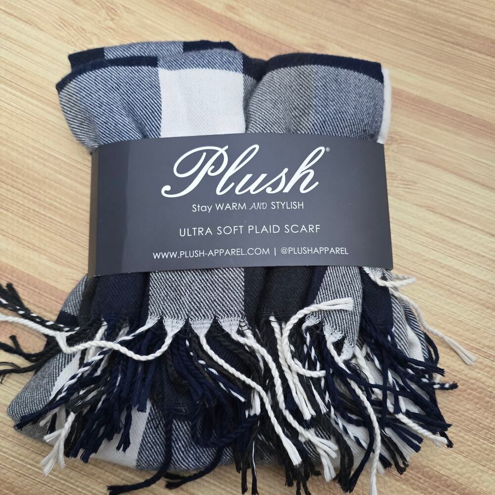 Plush Apparel Ultra Soft Navy Charcoal White Plaid Fringe Scarf NWT